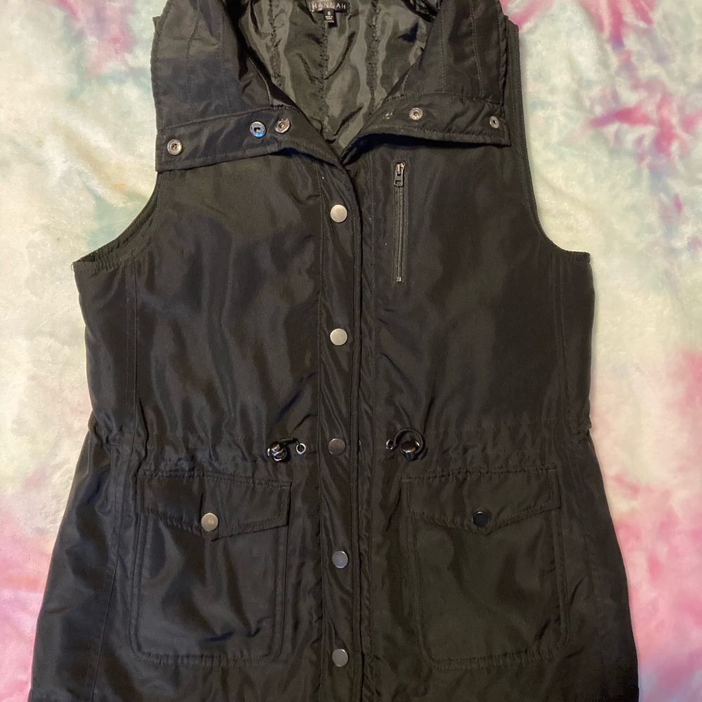 🌥 Small, Hanna, Black Vest, with buttons and adjusting strap🌥